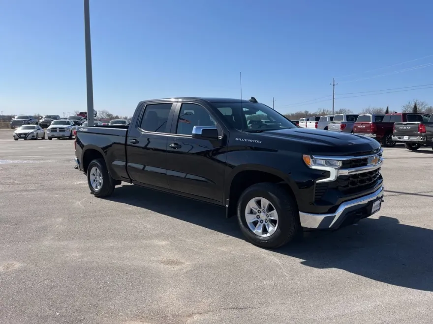 2024 Chevrolet Silverado 1500 LT photo 1
