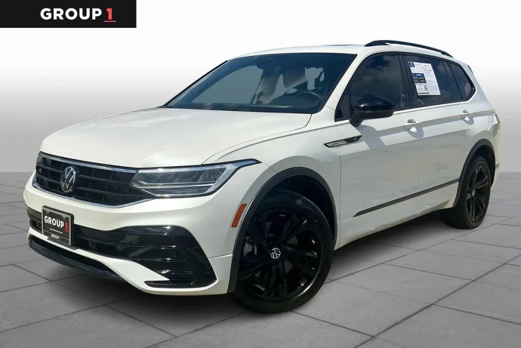 2024 Volkswagen Tiguan SE R-Line Black photo 1