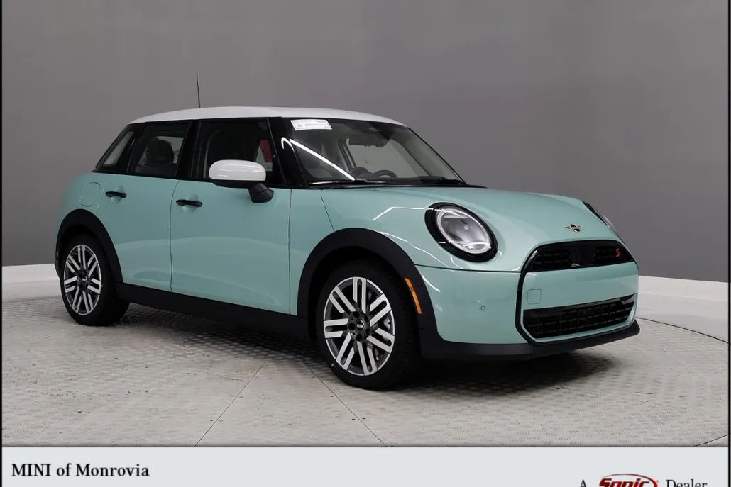 2026 Mini Cooper Hardtop S photo 1