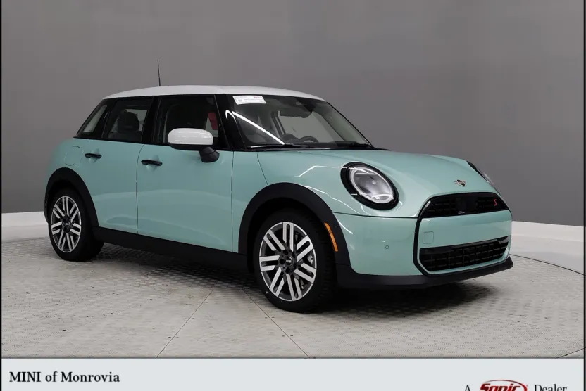 2026 Mini Cooper Hardtop S photo 1