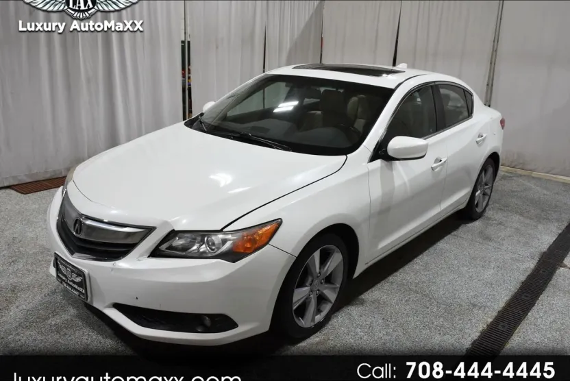 2013 Acura ILX 2.0L Premium photo 1