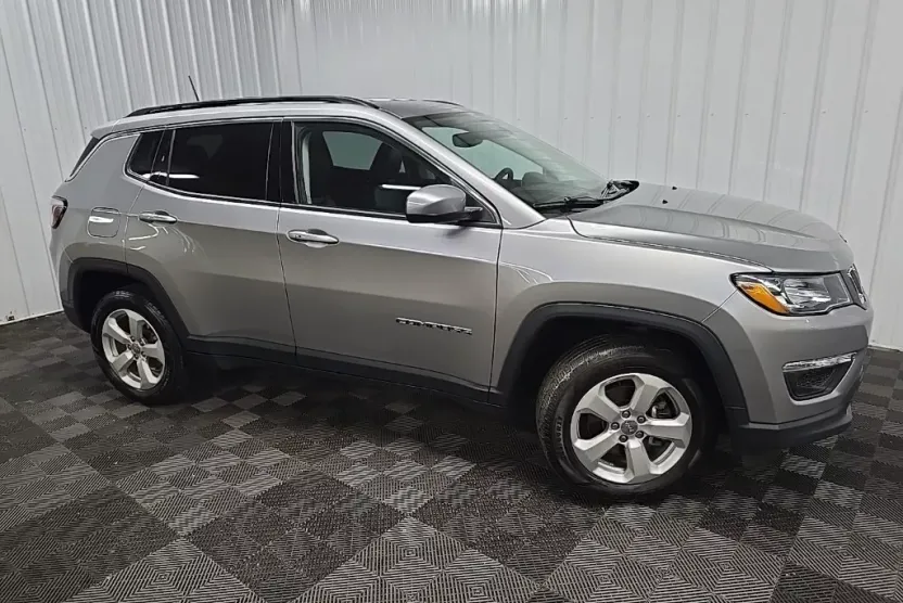 2019 Jeep Compass Latitude photo 1