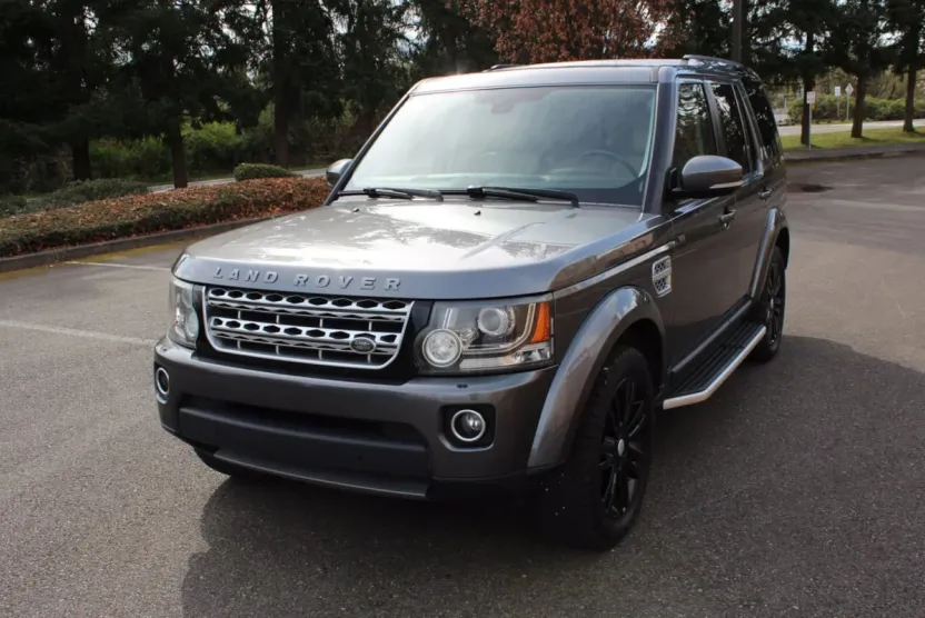2015 Land Rover LR4 HSE LUX photo 1