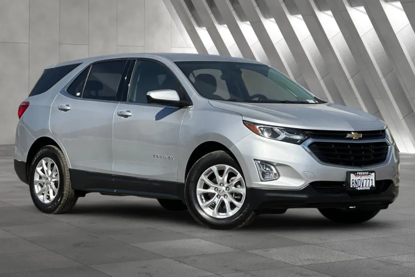 2020 Chevrolet Equinox LT photo 1