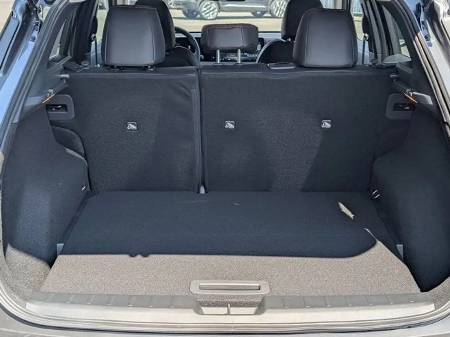 2026 Nissan Kicks SR photo 1