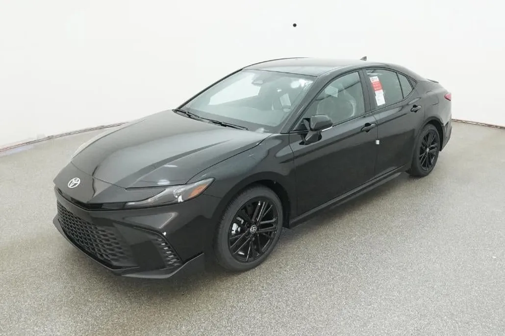 2026 Toyota Camry SE photo 1