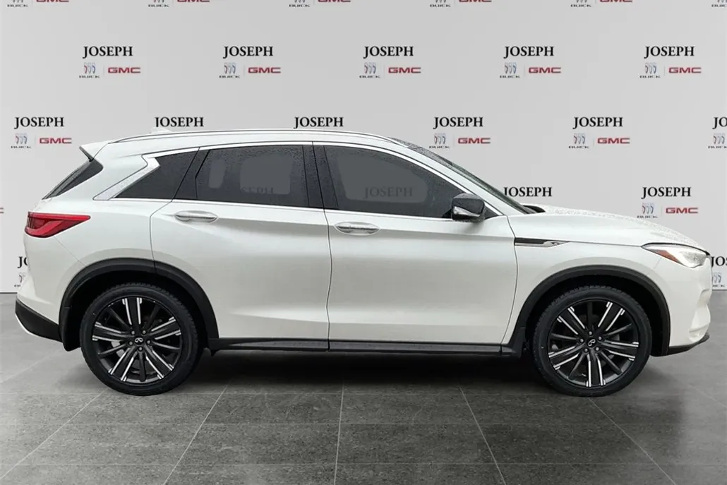2021 Infiniti QX50 Luxe photo 1
