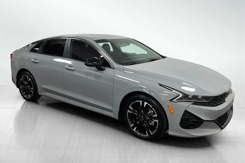 2023 Kia K5 GT-Line photo 1