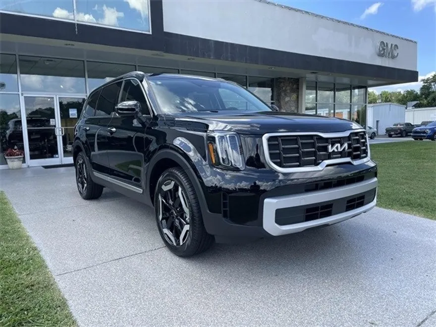 2025 Kia Telluride S photo 1