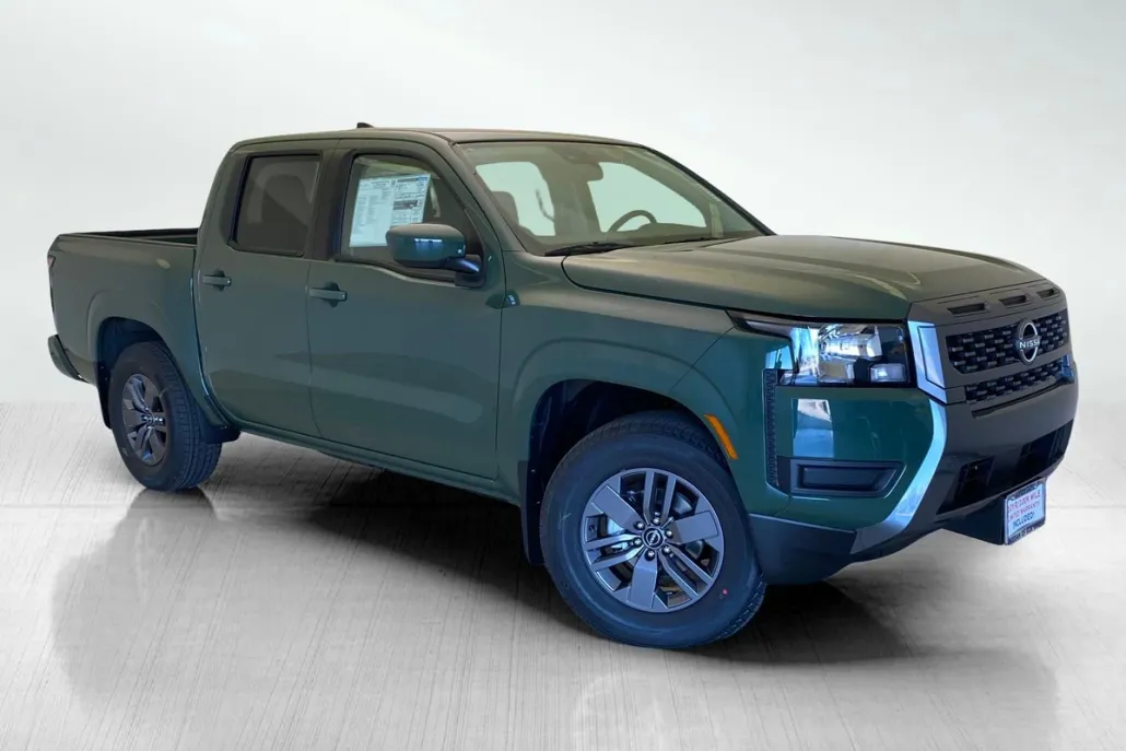 2025 Nissan Frontier Crew Cab SV photo 1