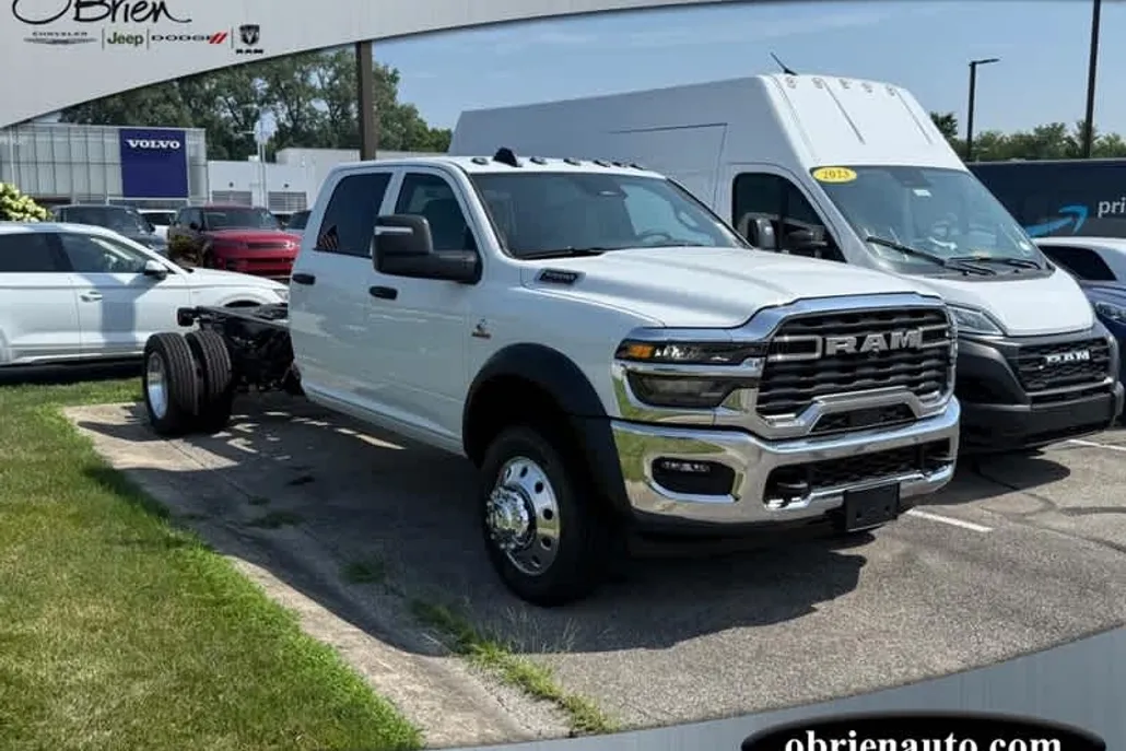2025 Ram 5500 Tradesman photo 1