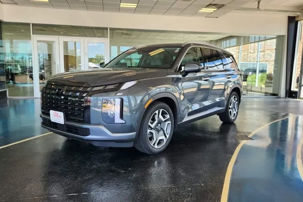 2024 Hyundai Palisade SEL photo 1