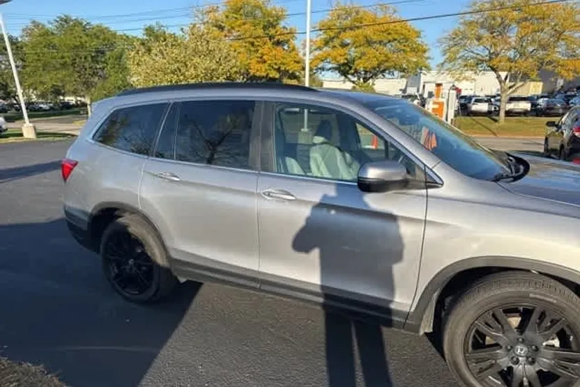 2022 Honda Pilot Special Edition photo 1