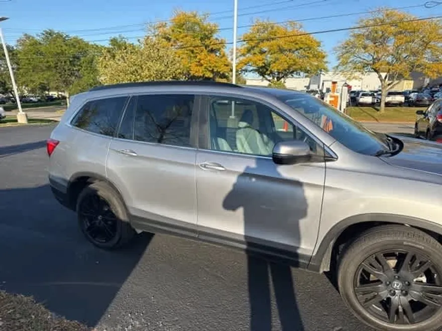 2022 Honda Pilot Special Edition photo 1
