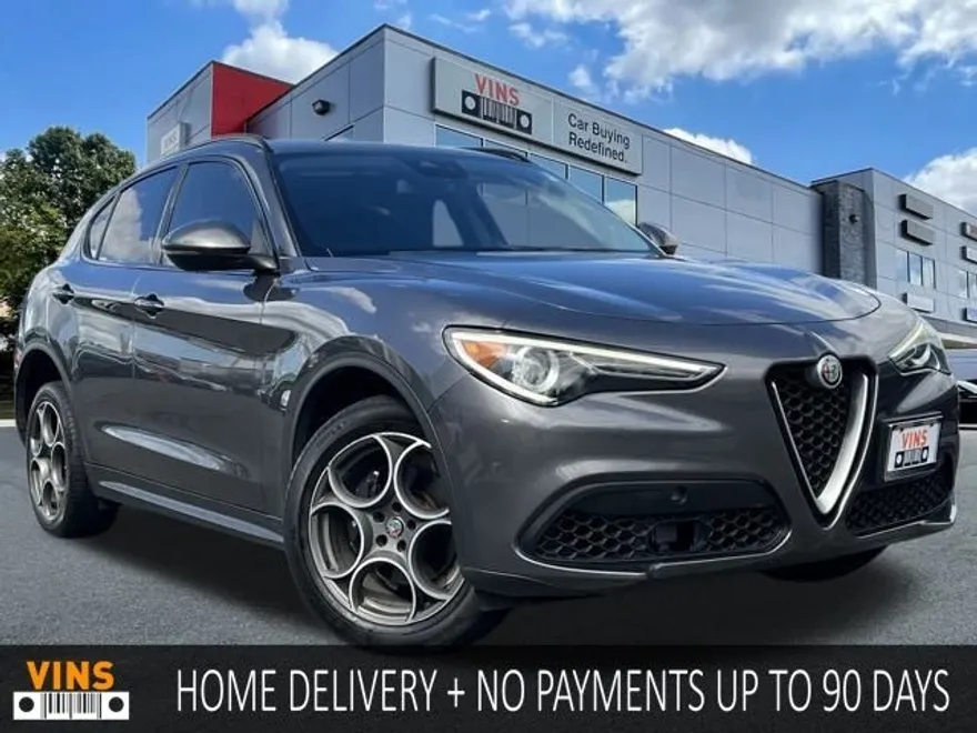 2018 Alfa Romeo Stelvio Base photo 1