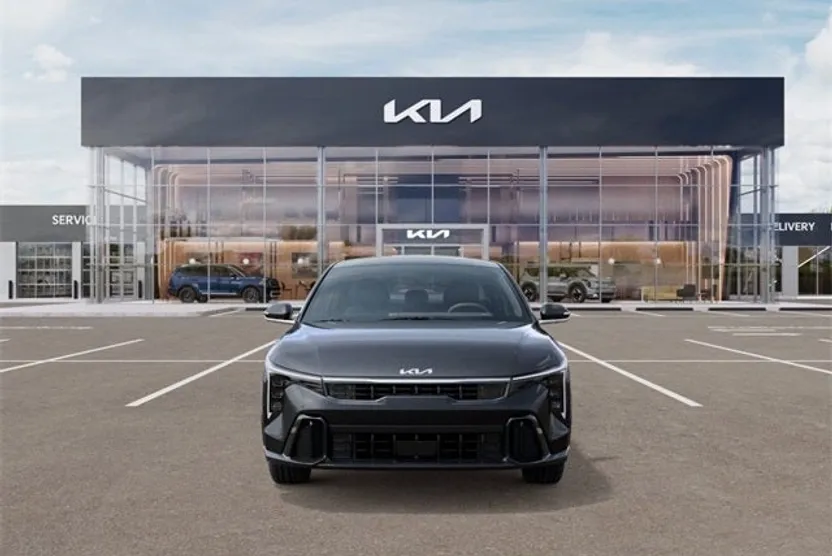 2025 Kia K4 GT-Line photo 1
