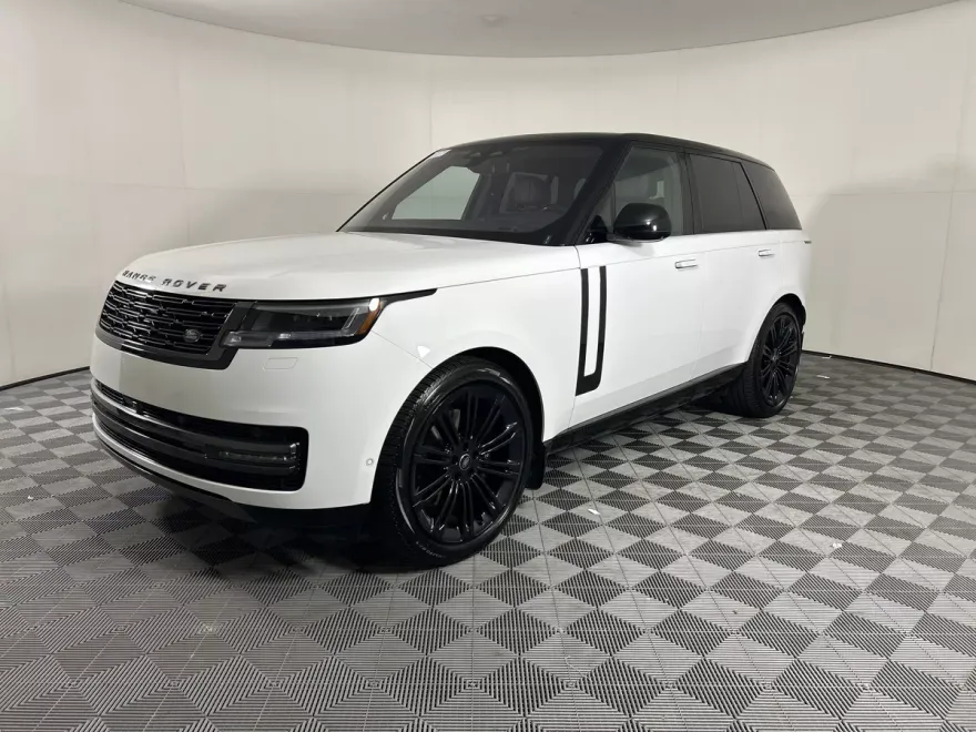 2023 Land Rover Range Rover SE photo 1