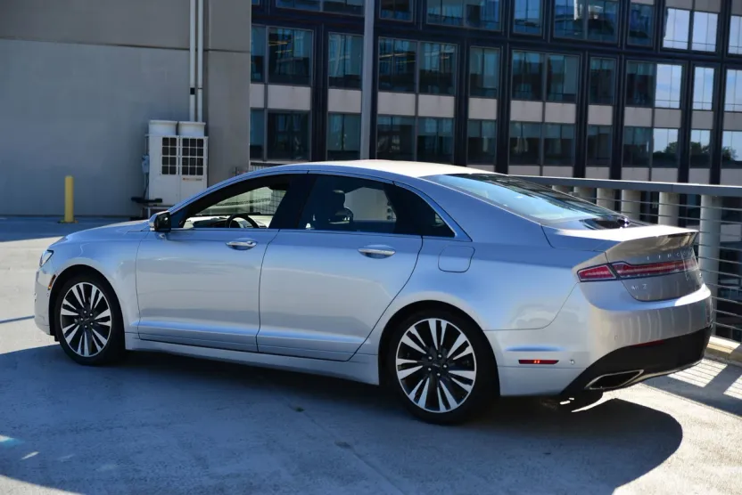 2019 Lincoln MKZ Hybrid Reserve photo 1