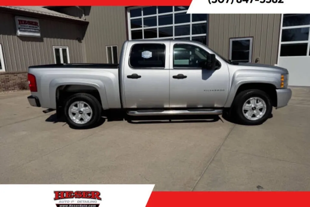 2011 Chevrolet Silverado 1500 LT photo 1