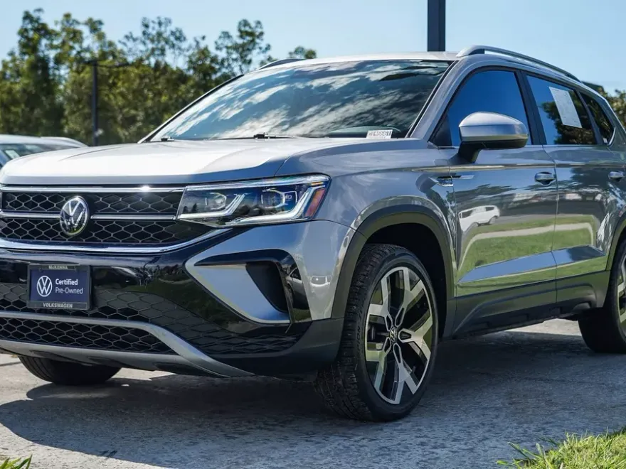 2023 Volkswagen Taos SEL photo 1