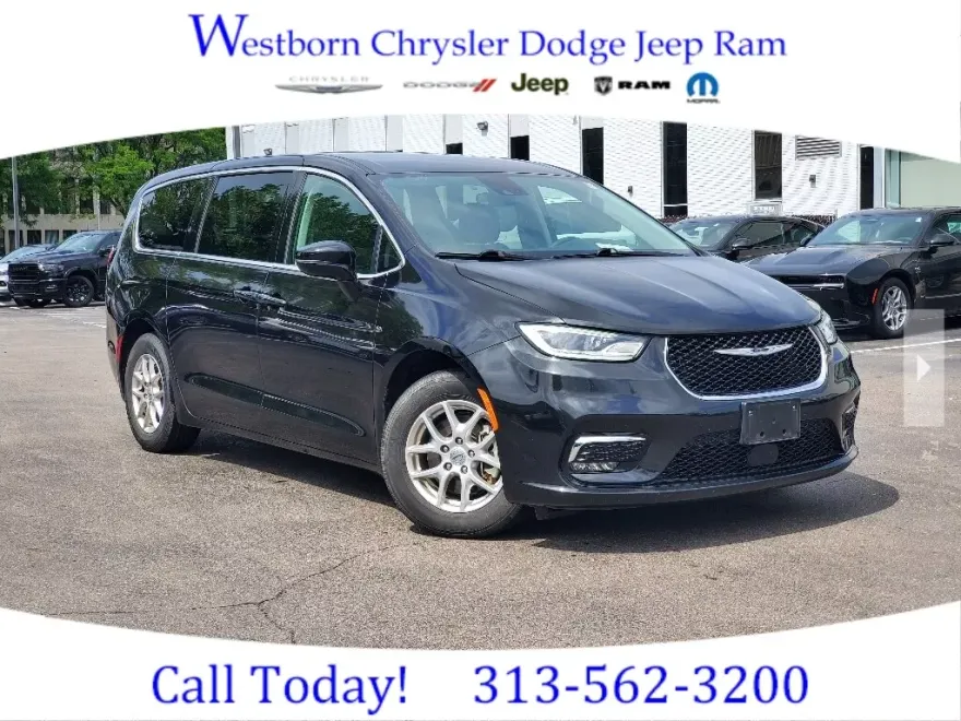 2024 Chrysler Pacifica Touring L photo 1