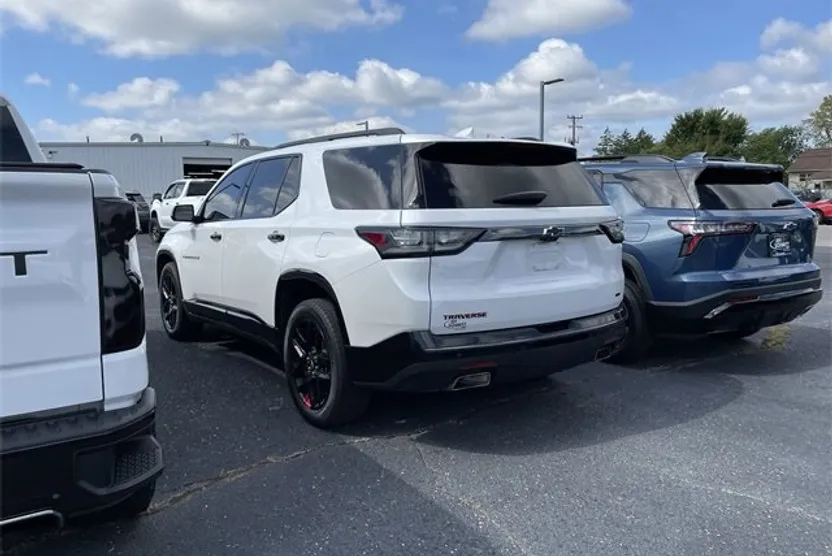 2021 Chevrolet Traverse Premier photo 1