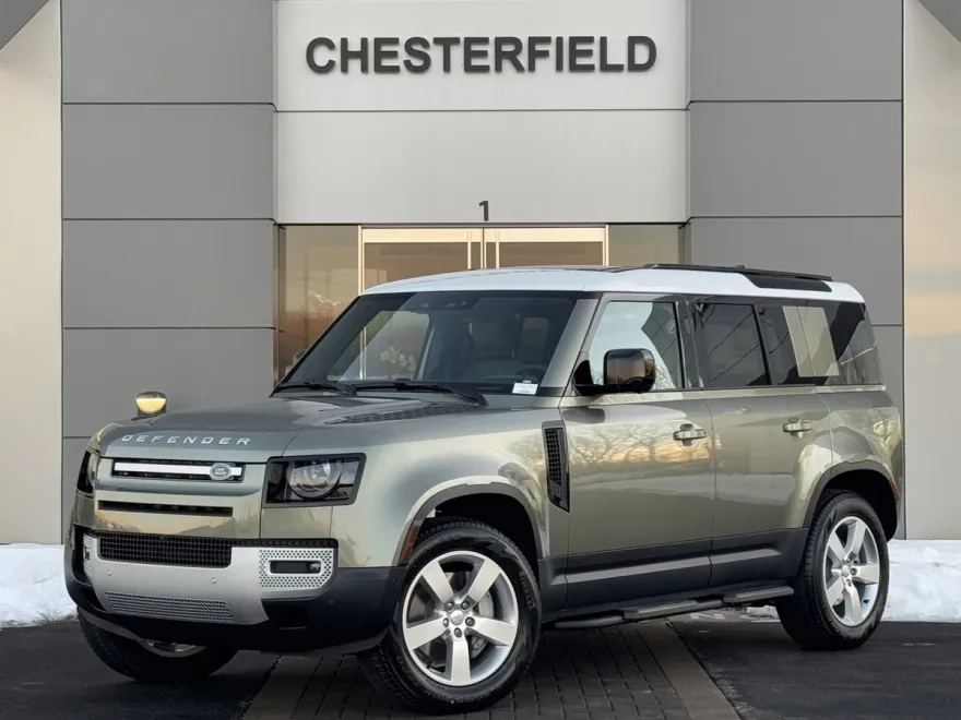2025 Land Rover Defender 110 S photo 1