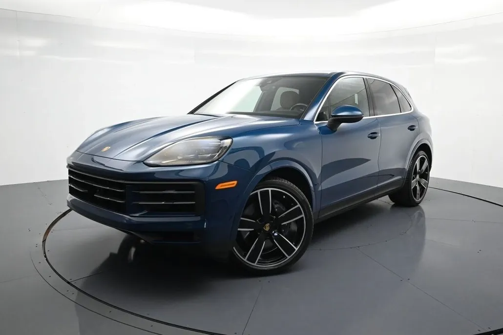 2024 Porsche Cayenne photo 1