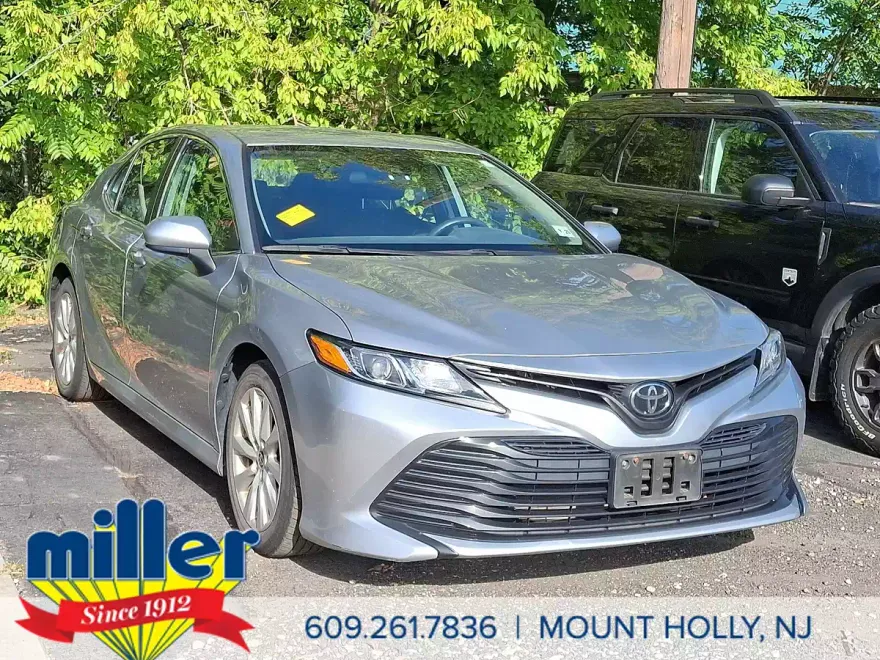 2020 Toyota Camry LE photo 1