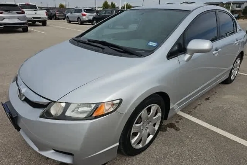 2011 Honda Civic LX photo 1