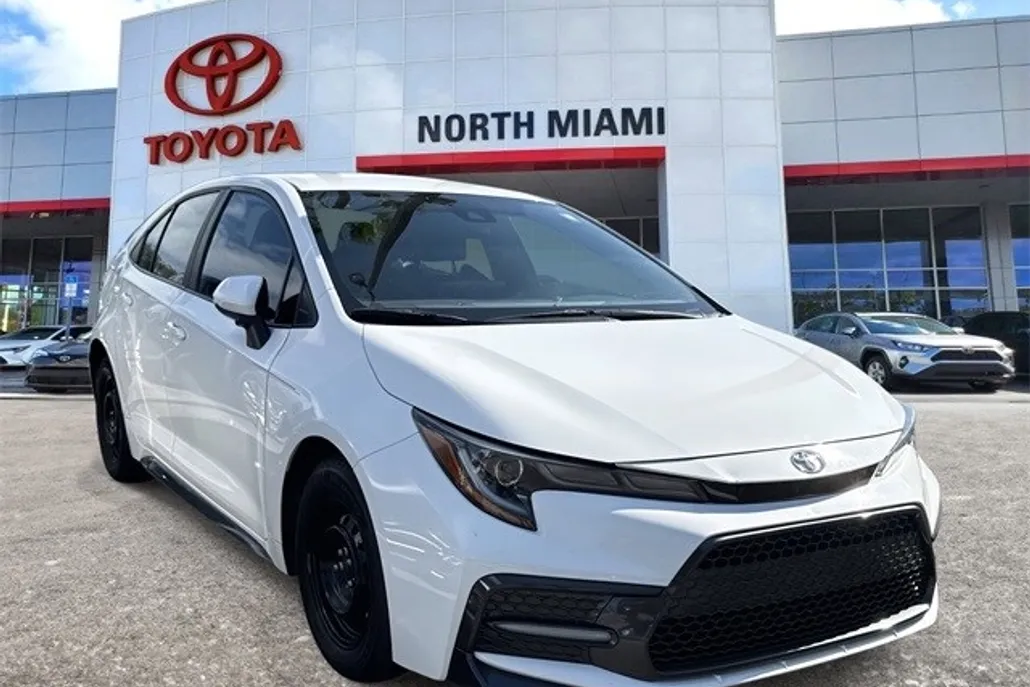 2022 Toyota Corolla SE photo 1