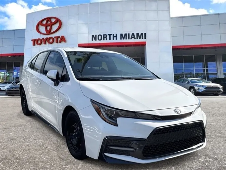 2022 Toyota Corolla SE photo 1