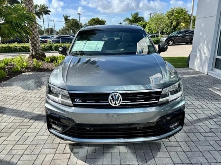 2020 Volkswagen Tiguan SE R-Line Black photo 1