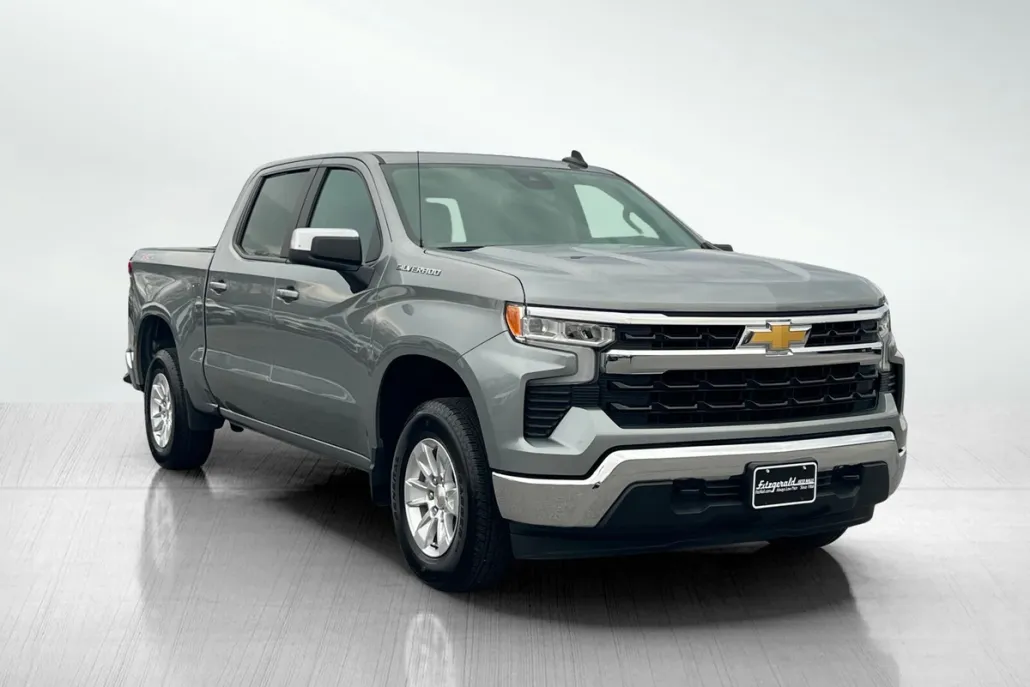2025 Chevrolet Silverado 1500 LT photo 1