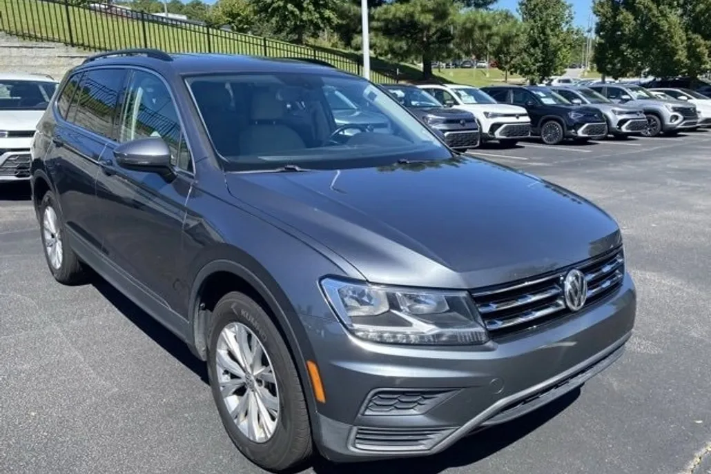 2019 Volkswagen Tiguan SE photo 1