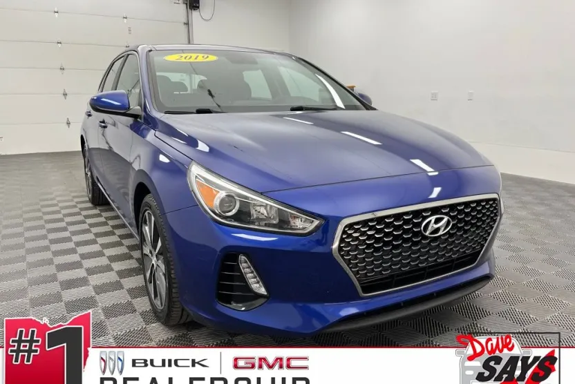 2019 Hyundai Elantra GT photo 1