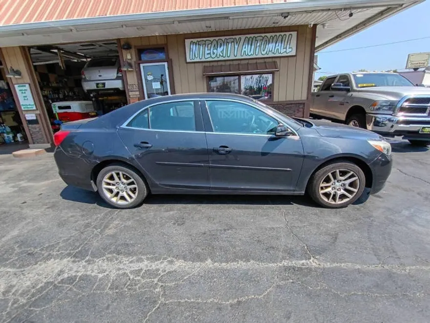 2015 Chevrolet Malibu 1LT photo 1