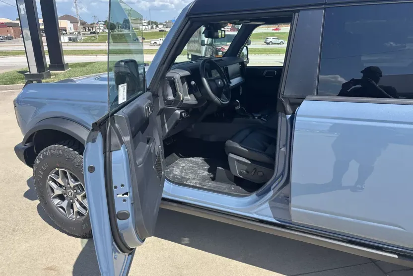 2025 Ford Bronco Badlands photo 1