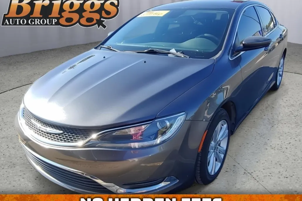 2015 Chrysler 200 Limited photo 1