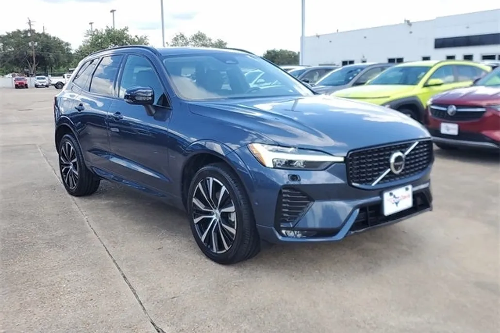 2024 Volvo XC60 B5 Plus photo 1