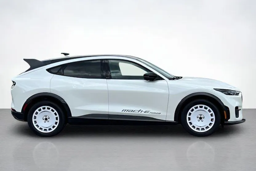 2025 Ford Mustang Mach-E GT photo 1