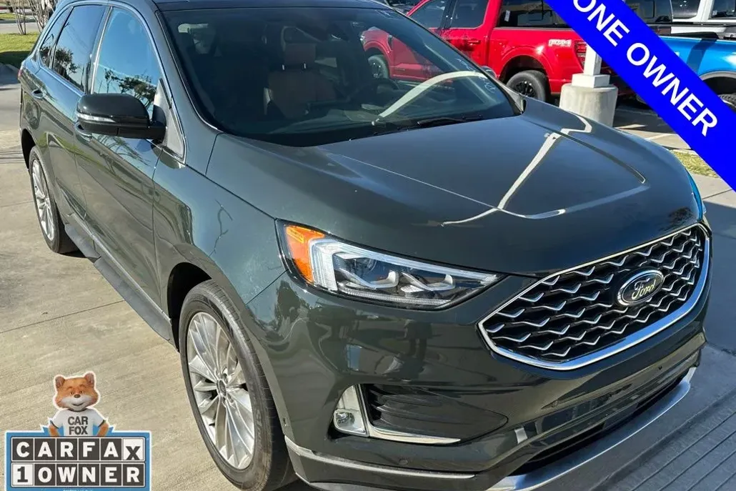 2023 Ford Edge Titanium photo 1