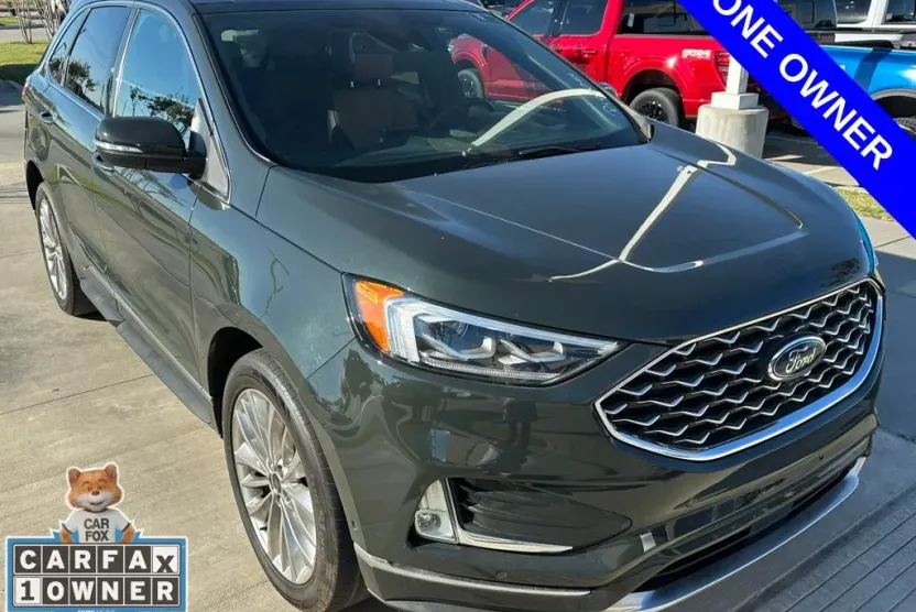 2023 Ford Edge Titanium photo 1