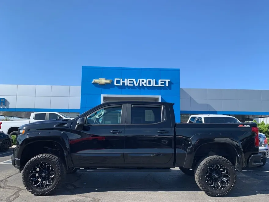 2022 Chevrolet Silverado 1500 RST photo 1