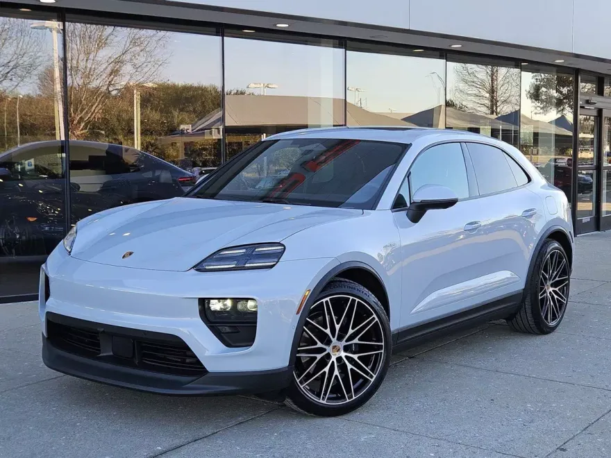 2025 Porsche Macan Electric photo 1