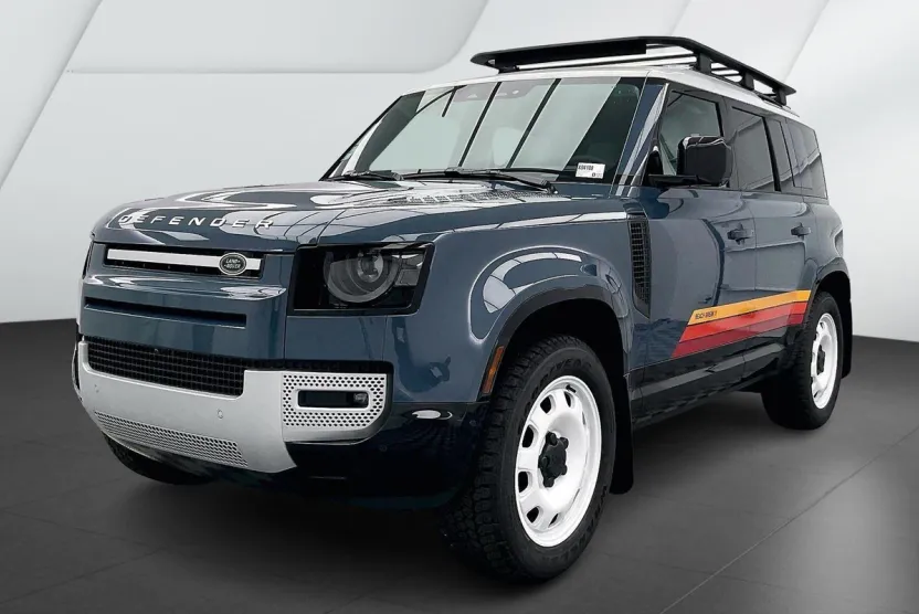 2025 Land Rover Defender S 110 photo 1