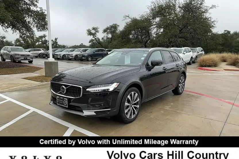 2023 Volvo V90 Cross Country B6 AWD Plus photo 1