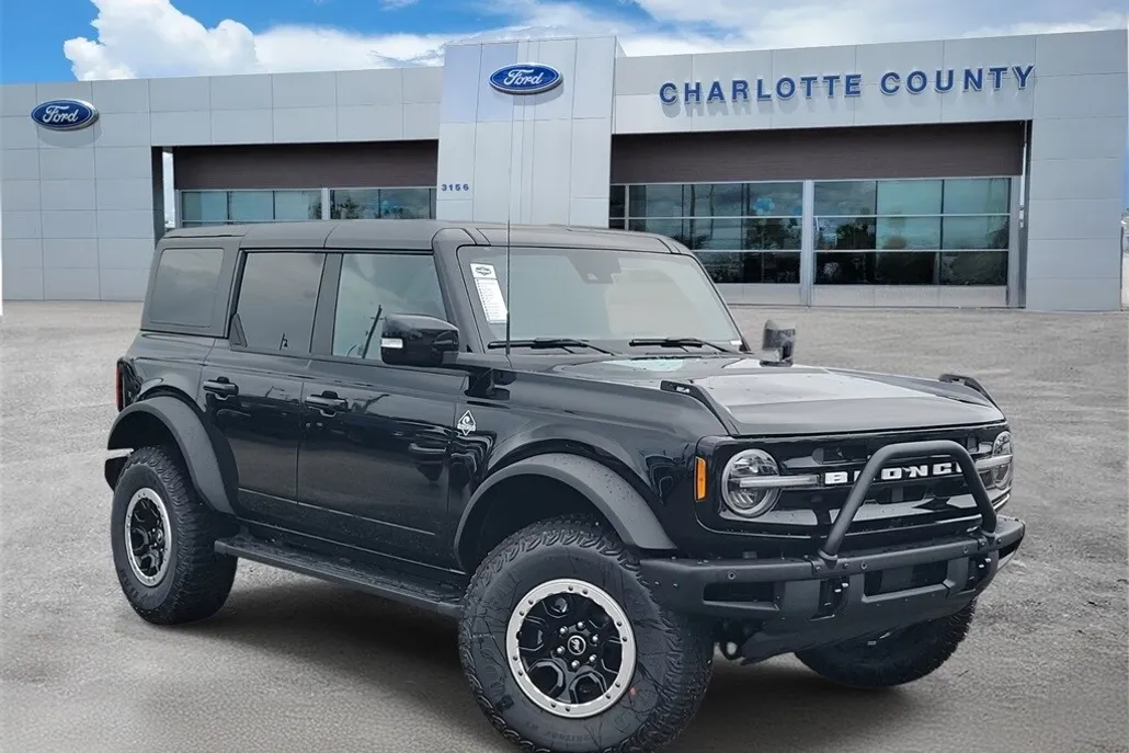 2024 Ford Bronco Outer Banks photo 1