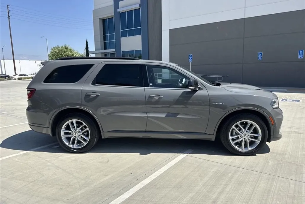 2023 Dodge Durango R/T Plus photo 1