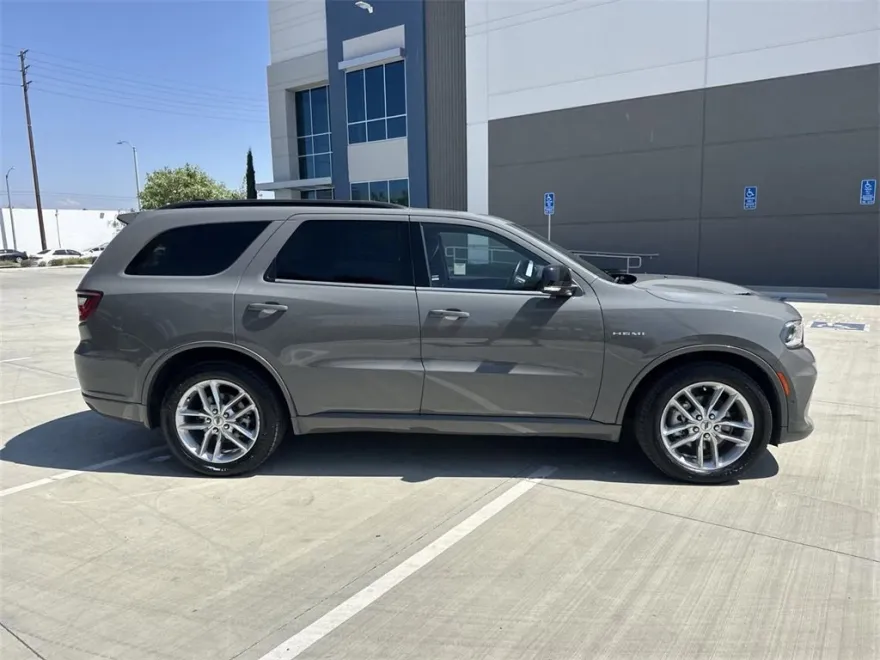 2023 Dodge Durango R/T Plus photo 1